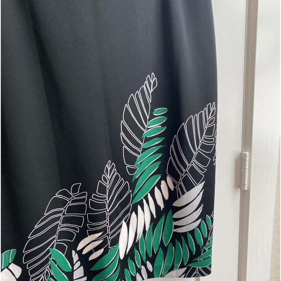 Woman’s INC stretchy skirt XL - Picture 2 of 6